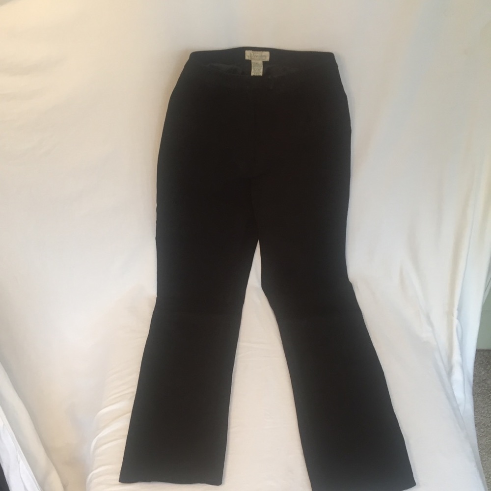 St. John’s bay black suede pants size 8  no flaws